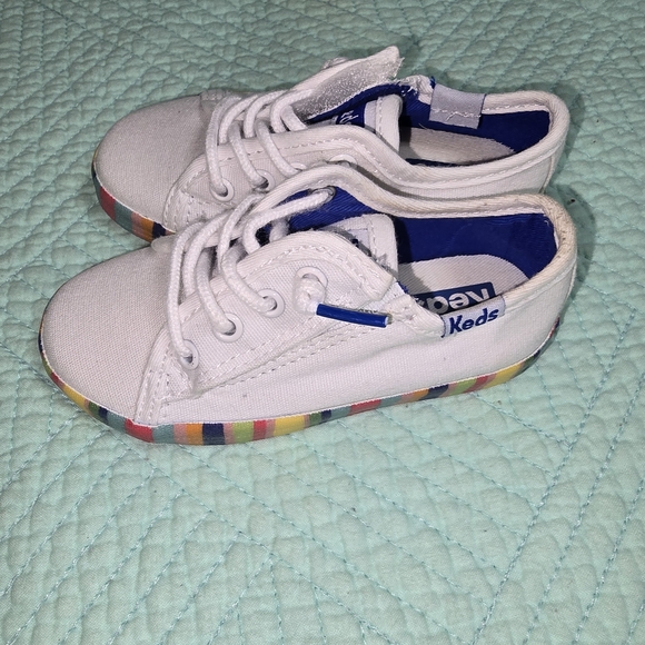Keds girls White Sneakers with Multicolor Sole - Picture 1 of 5